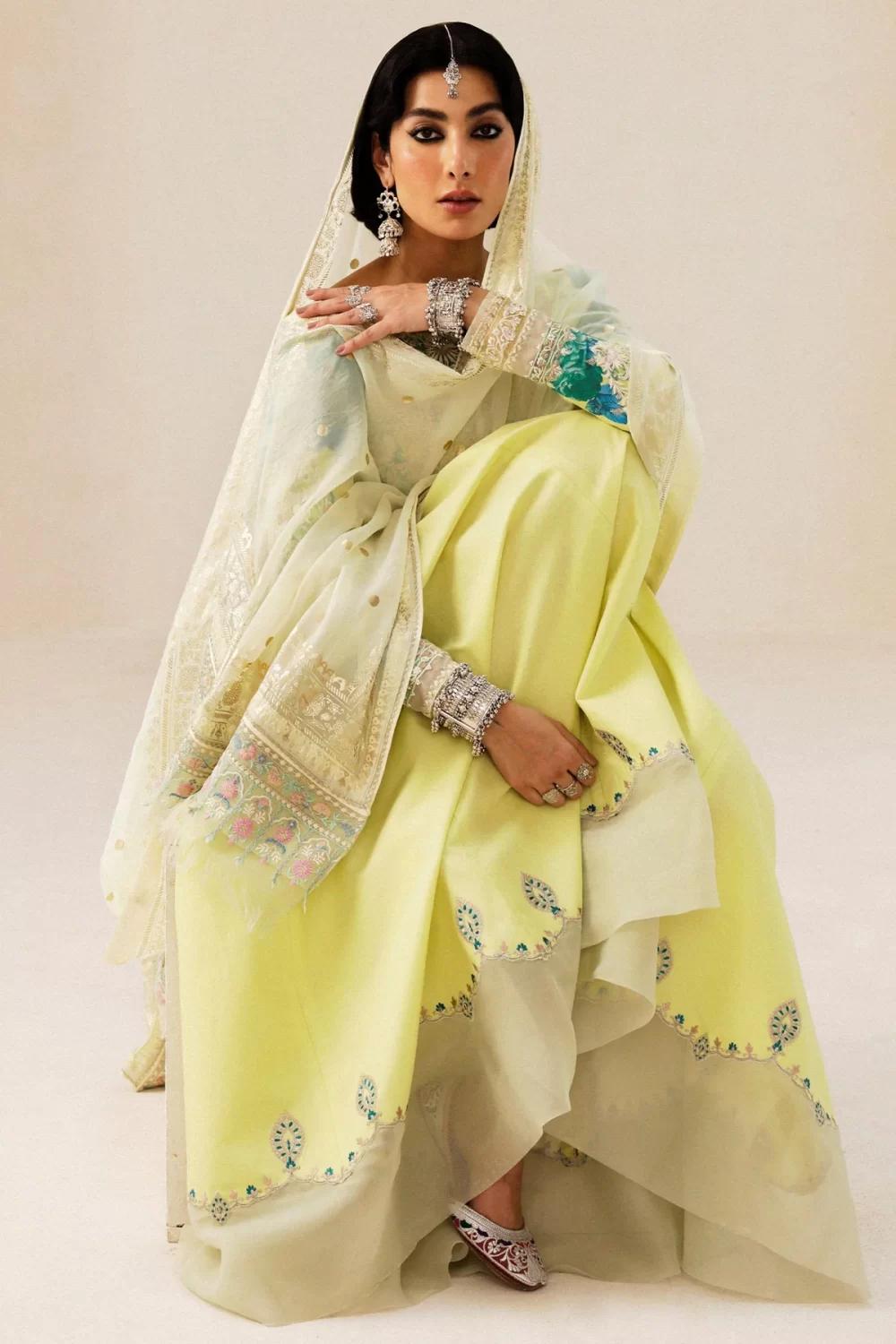 zara shahjahan, 3 piece suit, unstitched, lawn, phool kari 13a , front shirt