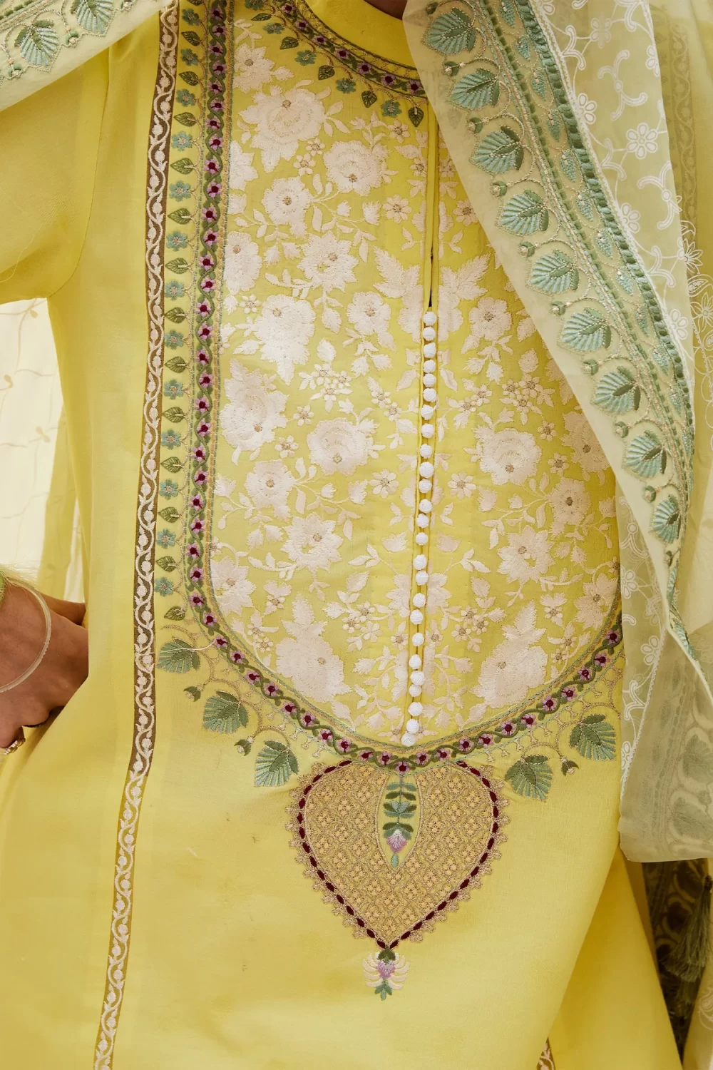 zara shahjahan, 3 piece suit, unstitched, lawn, dilara 15a , front neck
