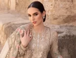 Elegant Eid outfits for women – traditional and contemporary festive dresses