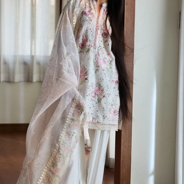 Zara shahjahan Pakistani suits , satori lawn 25’ , 3 PIECE SUIT , unstitched, lawn , ivory color , KAIRO-10A, front salwar kameez and dupatta