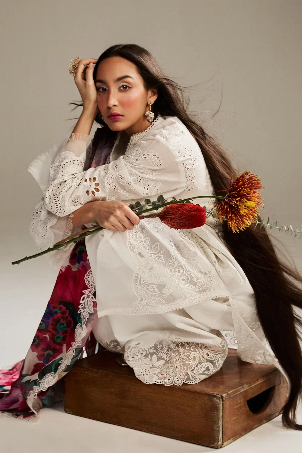 Zara shahjahan , satori lawn 25’ , 3 PIECE SUIT , unstitched, lawn , white color , kaori-1a, sleeves