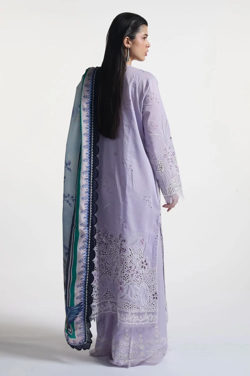 Zara shahjahan , satori lawn 25’ , 3 PIECE SUIT , unstitched, lawn , SOFT LAVENDER & NAVY, purple color , umi-3b, back