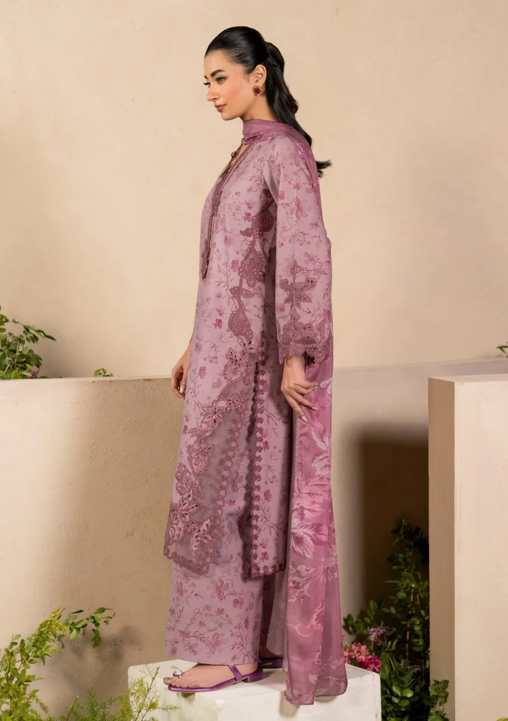 iznik, eid festive lawn 25’ , 3 PIECE SUIT , unstitched, lawn , pink color , Efl-04, side look