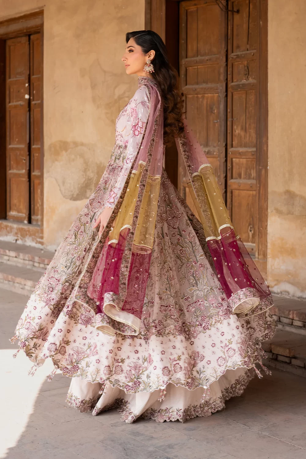 Iznik, luxury chiffon, 25’ , 3 PIECE SUIT , unstitched, chiffon , light pink , ILC-08, side look