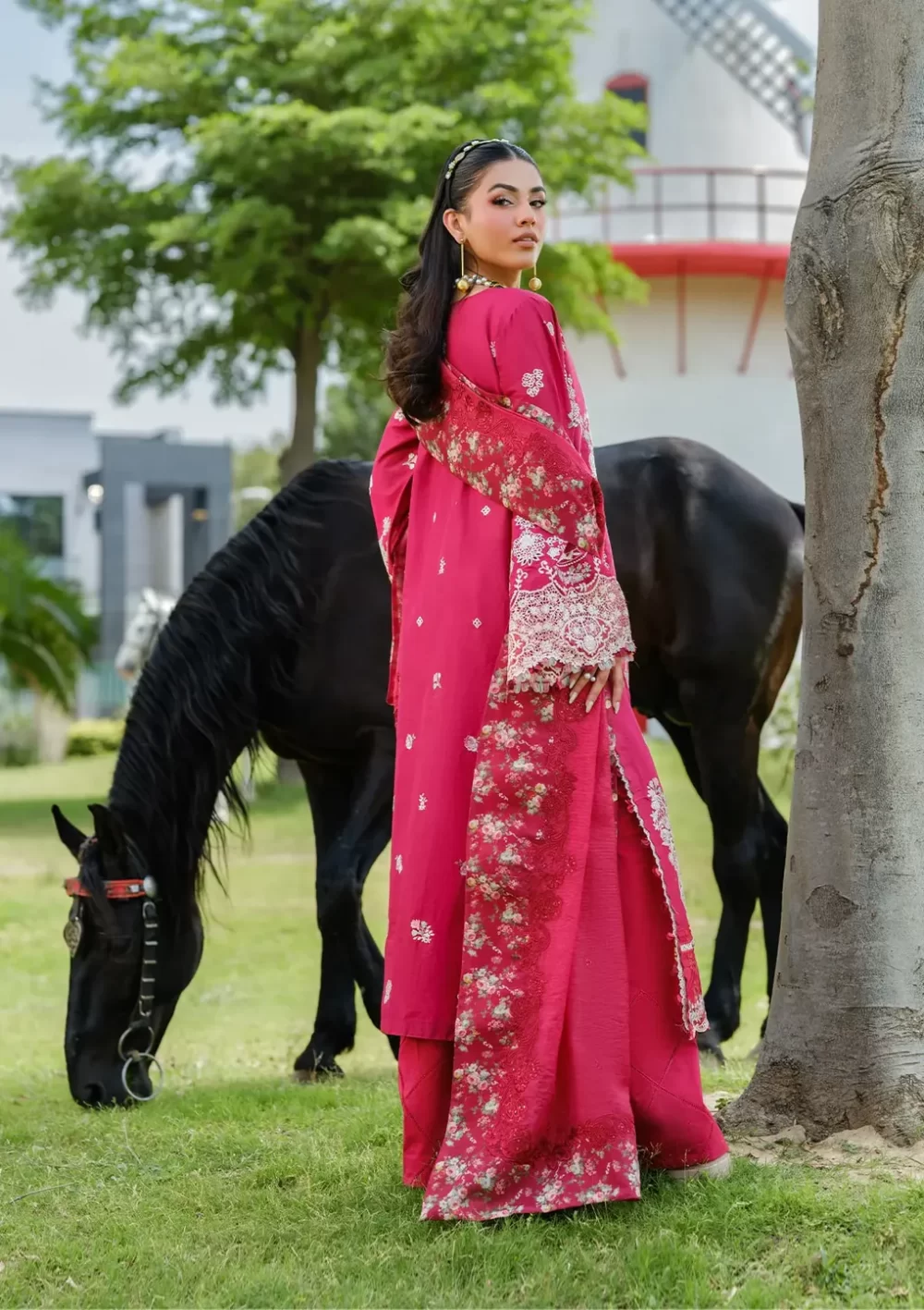 Elaf Premium Luxury Lawn Collection 2025 | ELH-6B JULIET, 3-piece Pakistani designer lawn suits in the UK- Zee Collections. back