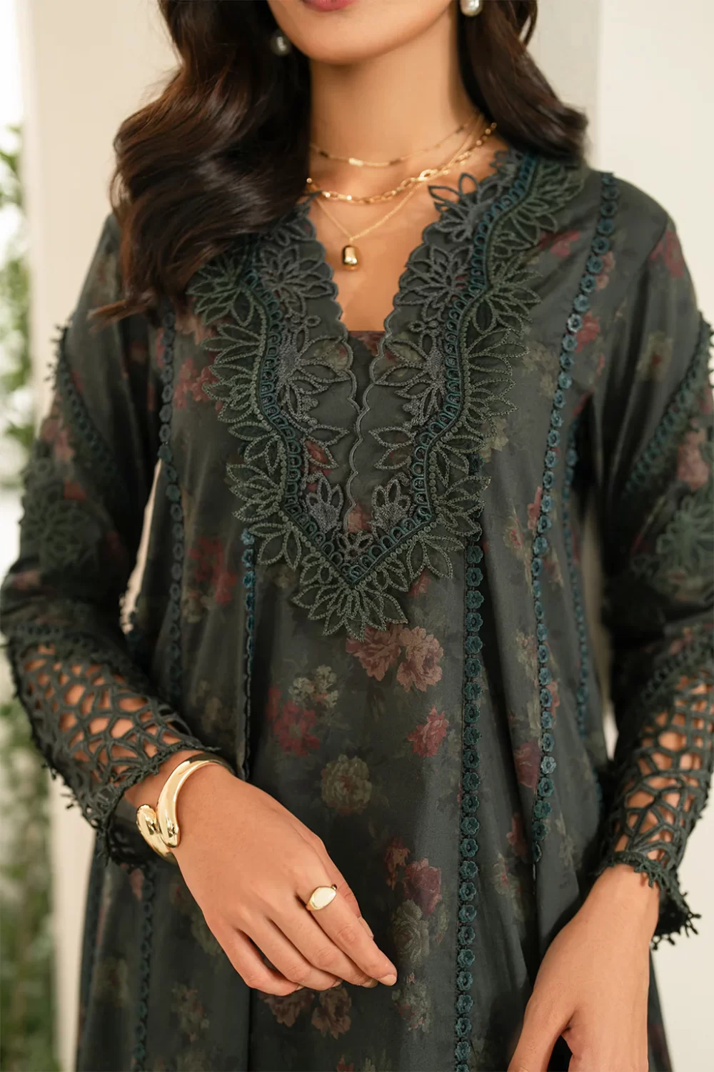 Iznik Festive Edition 2025 | IFE-08, 3-piece Pakistani designer lawn suits in the UK- Zee Collections. FRONT shirt neck